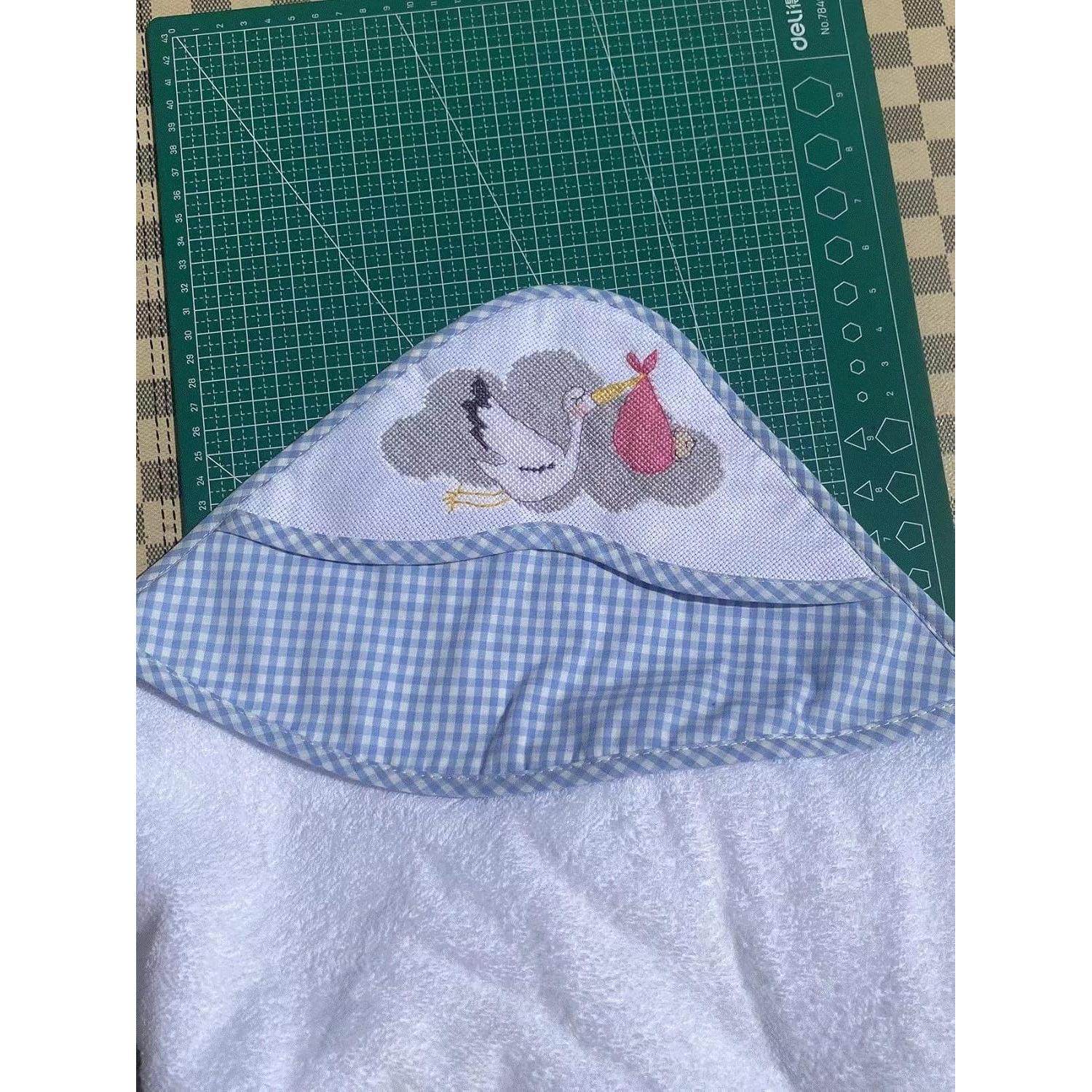 Kit de Bordado en Cruz Max Stitch Rosa con Manta y Capucha