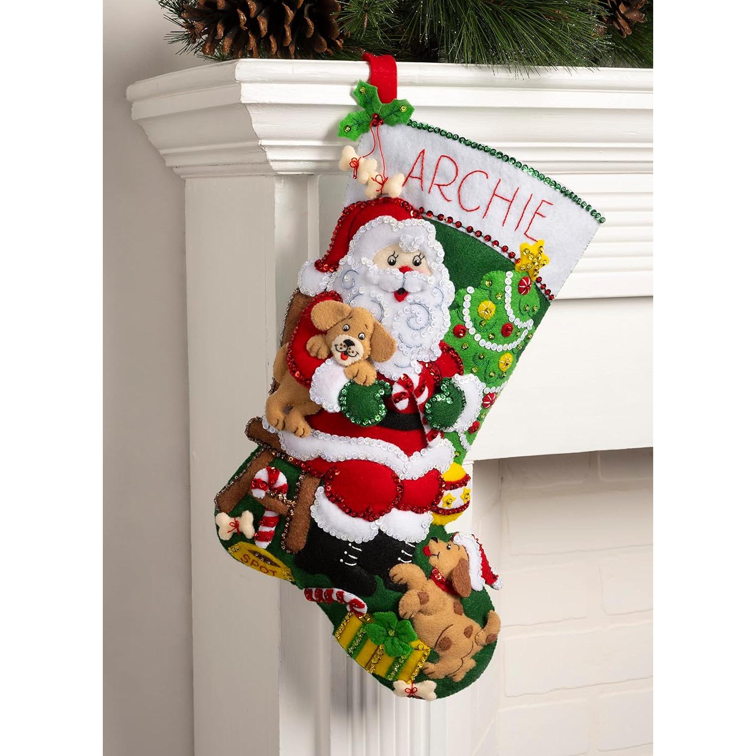 Kit de Calcetín de Fieltro Bucilla Jolly Pups Santa 45.72 cm