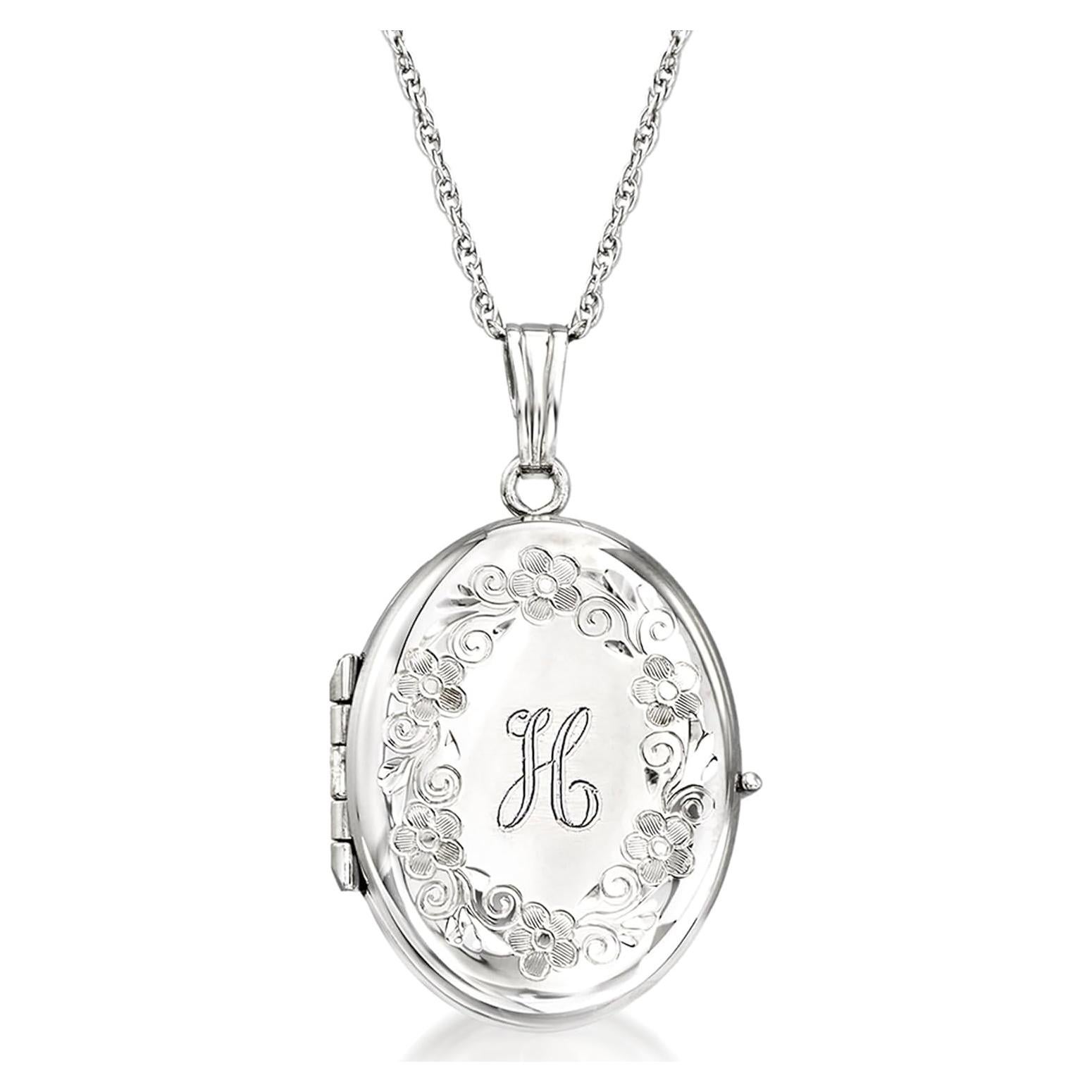 Collar de Medallón Ovalado de Plata Esterlina Ross-Simons 45.72 cm