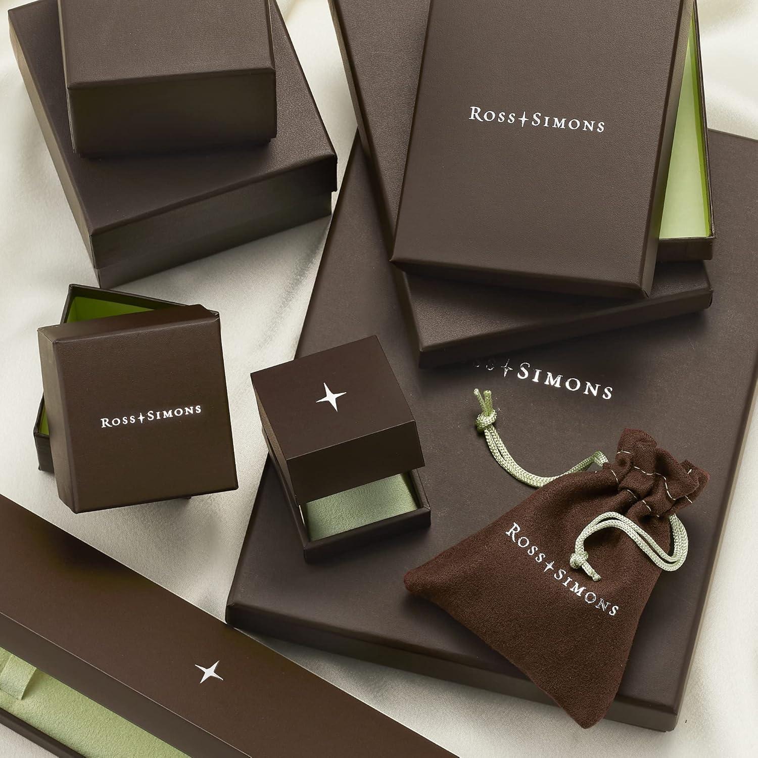 Collar de Medallón Ovalado de Plata Esterlina Ross-Simons 45.72 cm