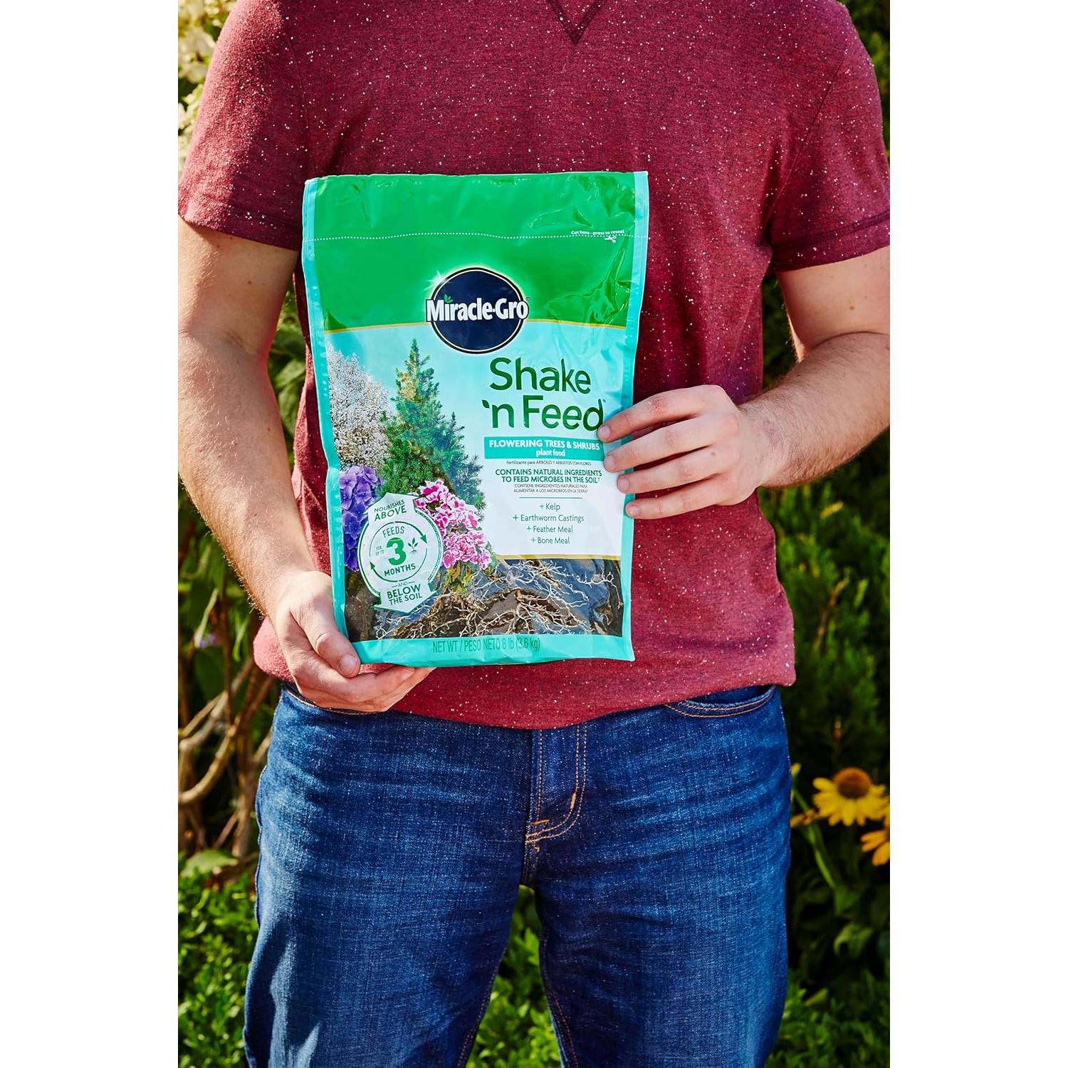 Alimento para Plantas Miracle-Gro Shake 'N Feed 3.63 kg