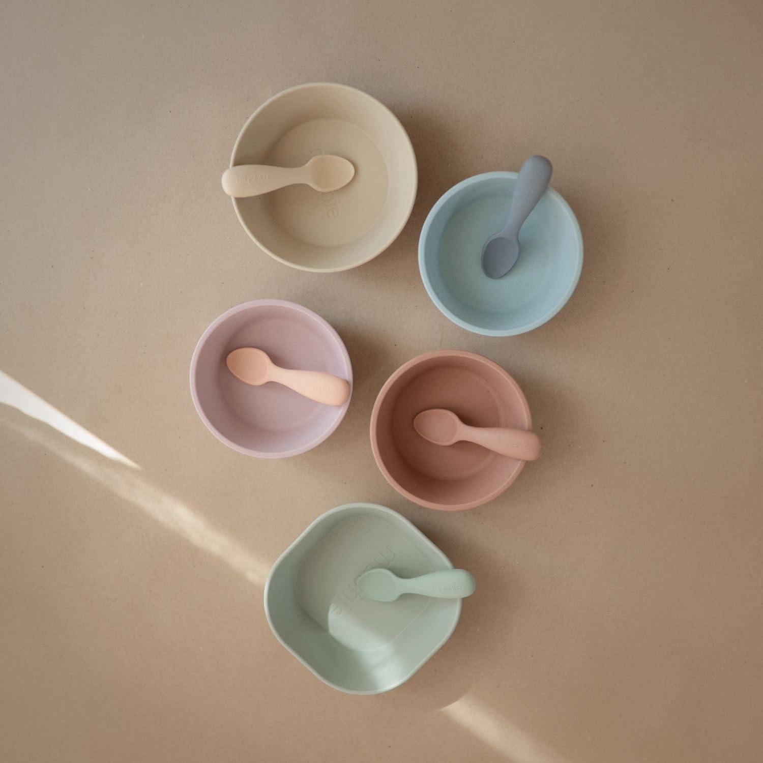 Cucharas de Silicona para Niños Mushie - Paquete de 2 Azul/Arena