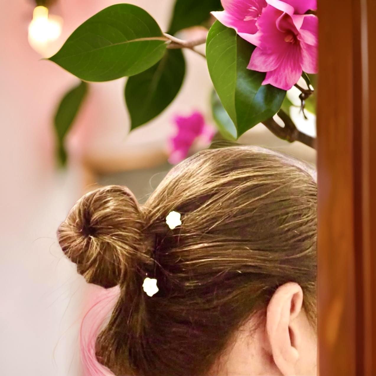 Juego de 10 Pinzas para el Cabello DAABB con Flor Plumeria