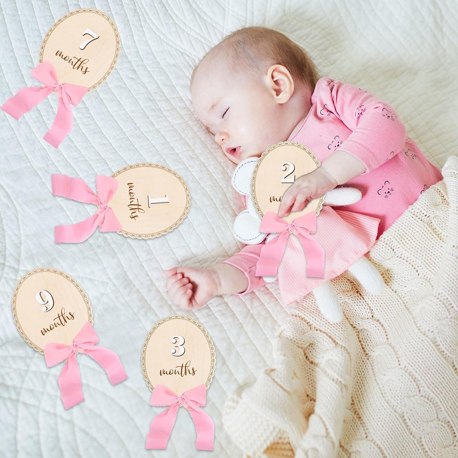 12 Tarjetas Mensuales de Hitos para Bebés de Madera con Lazo Rosa