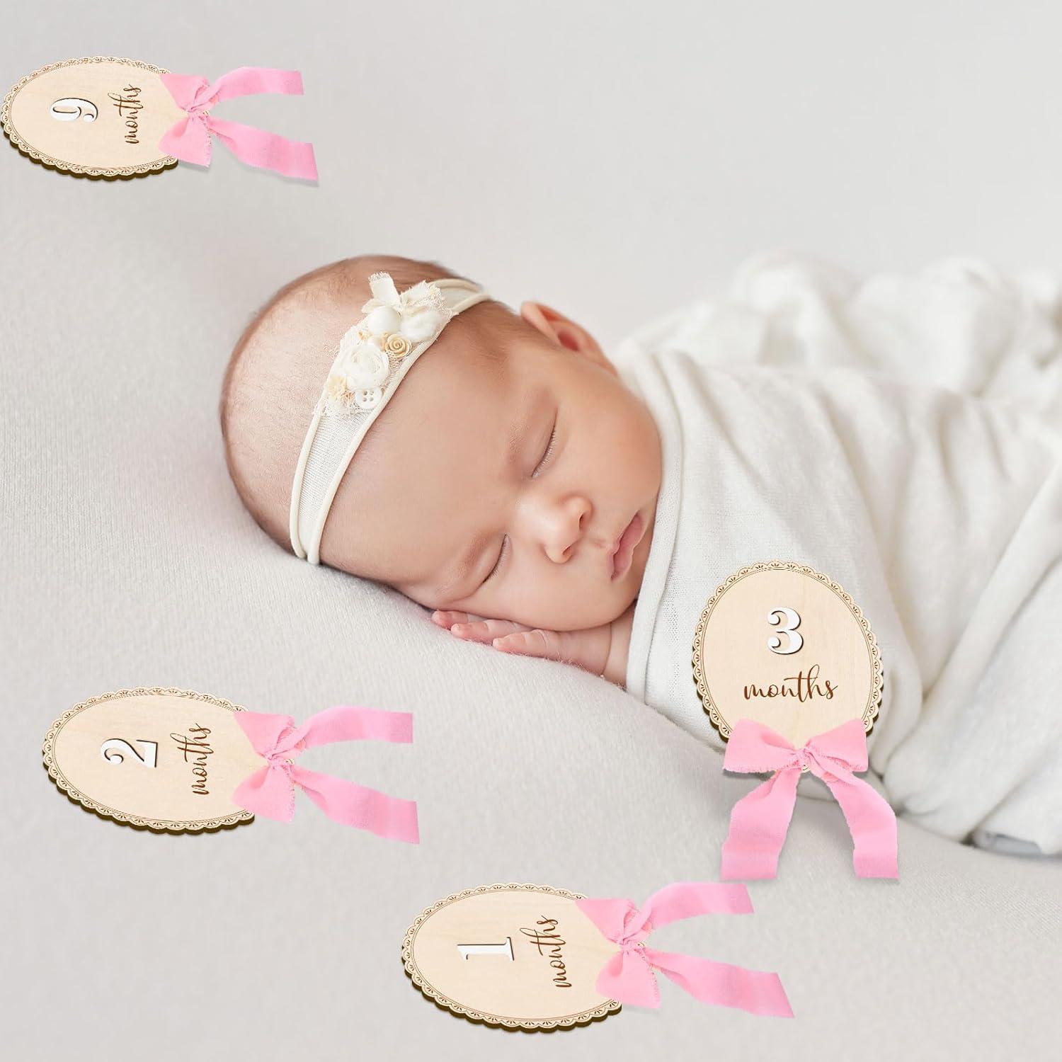 12 Tarjetas Mensuales de Hitos para Bebés de Madera con Lazo Rosa