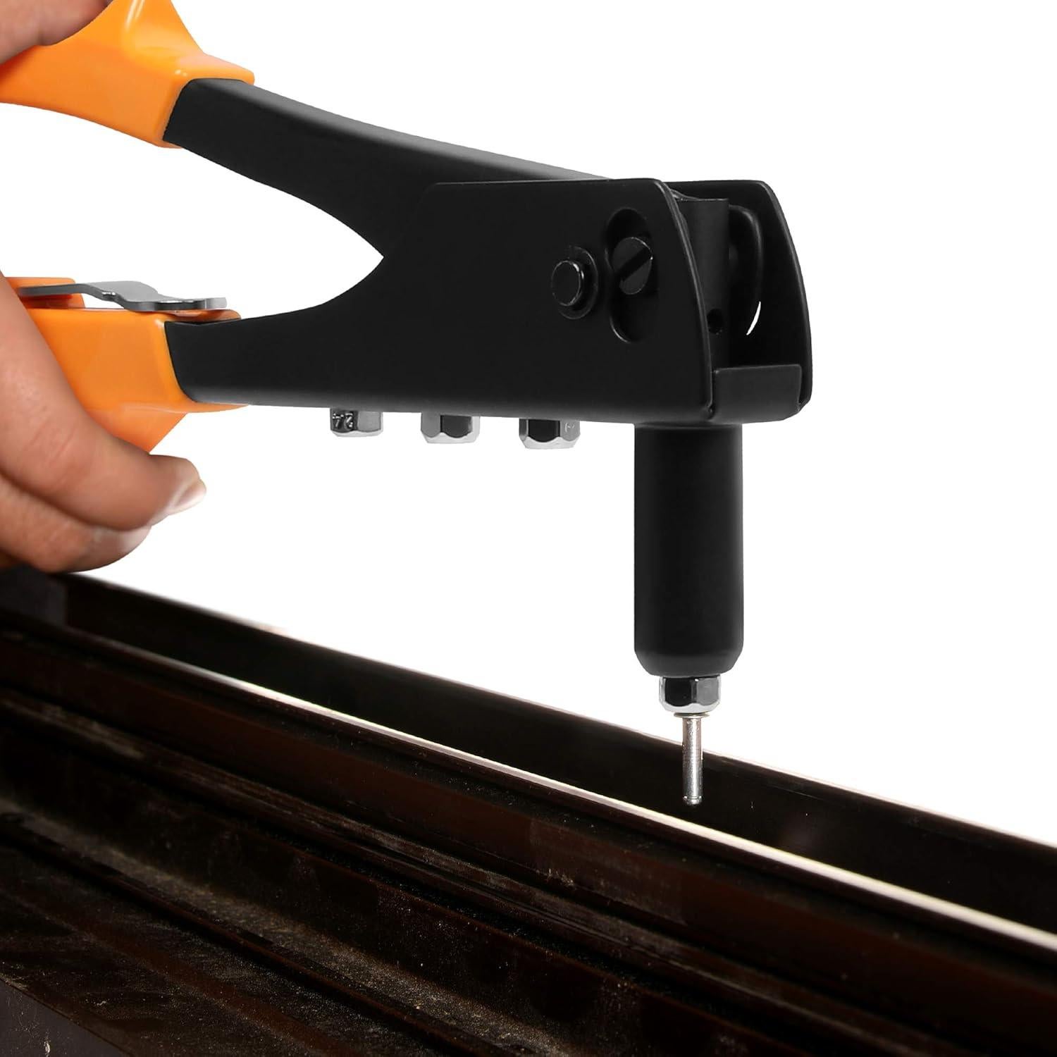 Remachadora de Mano BEETRO TC0246 con 4 Puntas y 100 Remaches