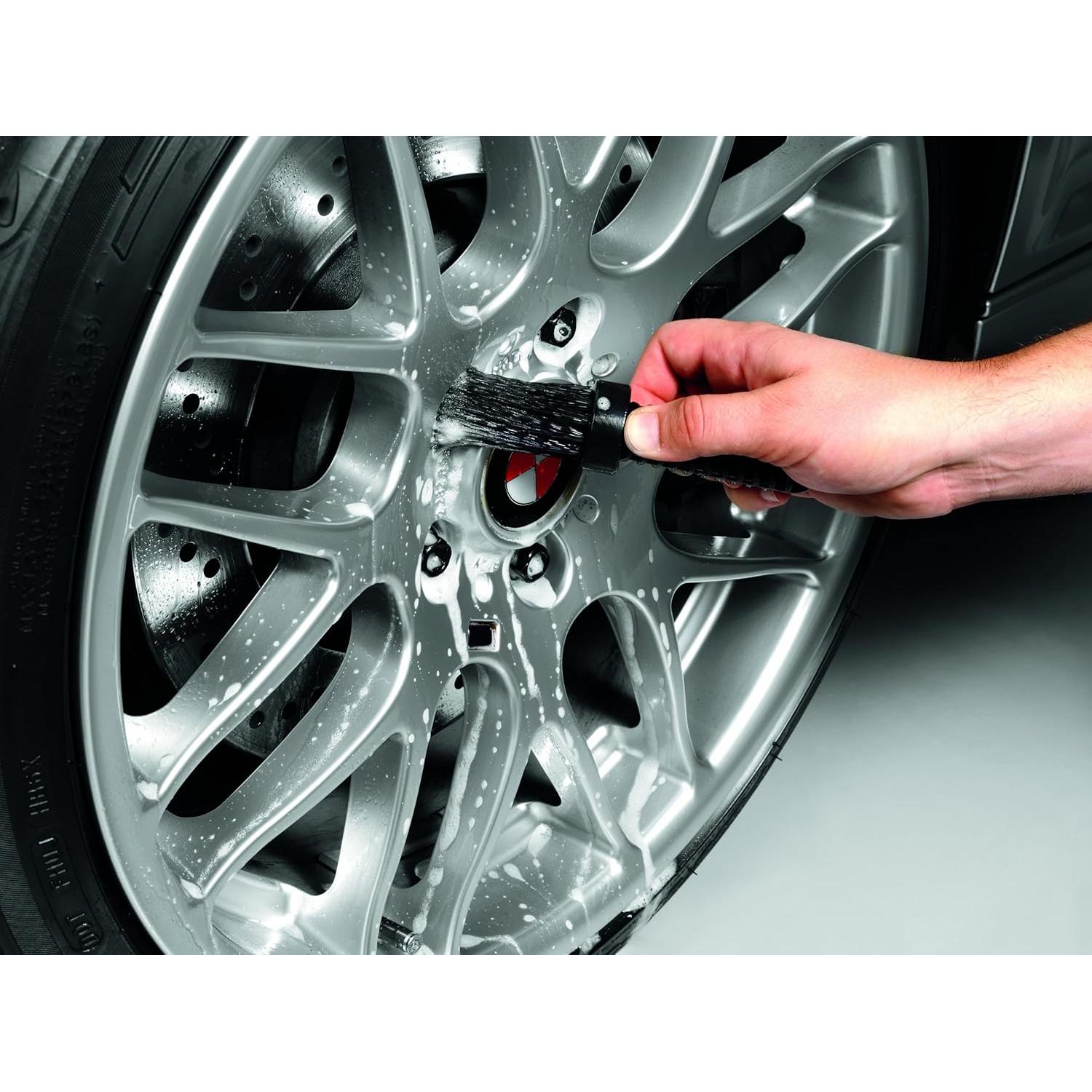 Cepillo de limpieza de tuercas de rueda Griot's Garage 15597