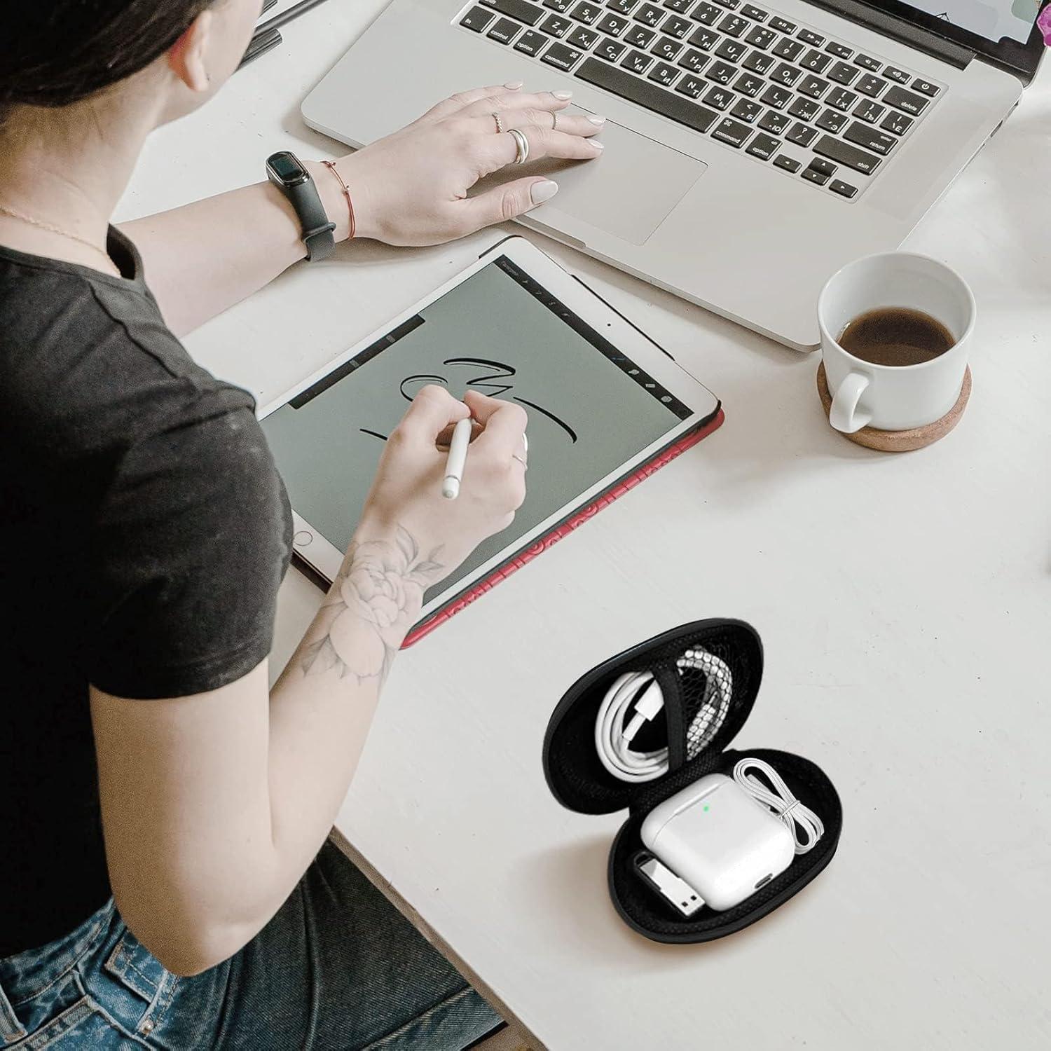 Funda Ovalada para Auriculares Woyinger con Mosquetón - Negro