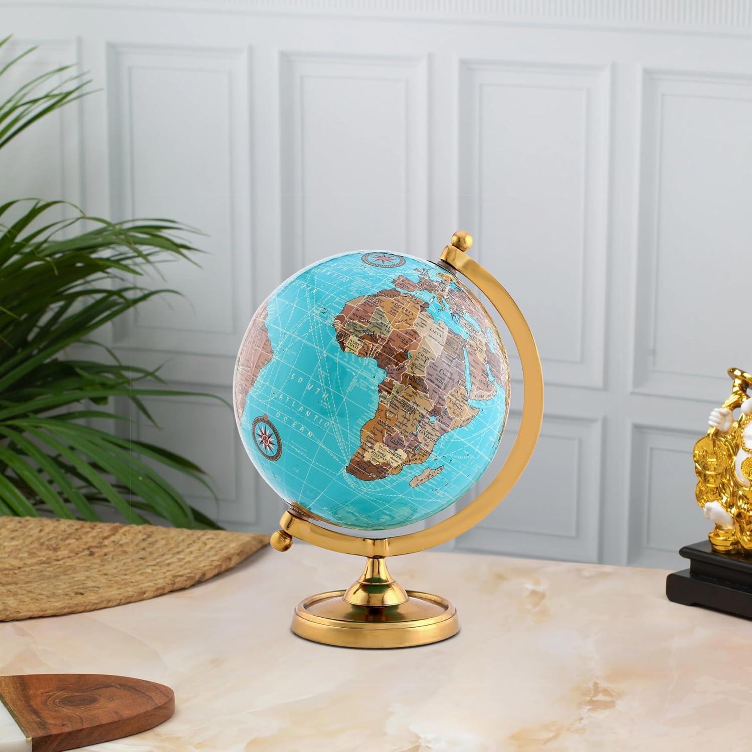 Globo Terráqueo Vintage Azul Claro 15.24 cm con Base Dorada