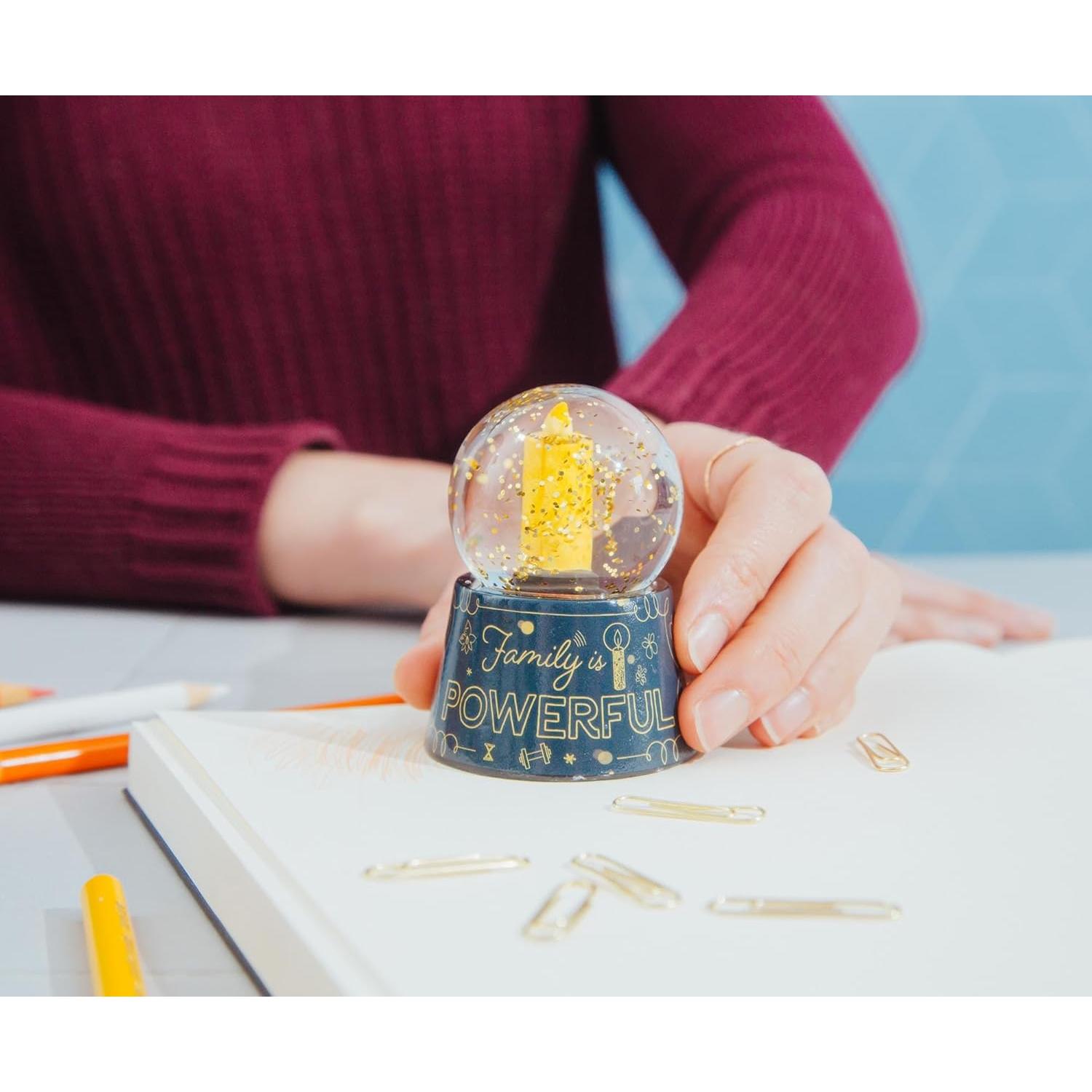 Mini Globo de Nieve Iluminado Disney Encanto 7.62 cm