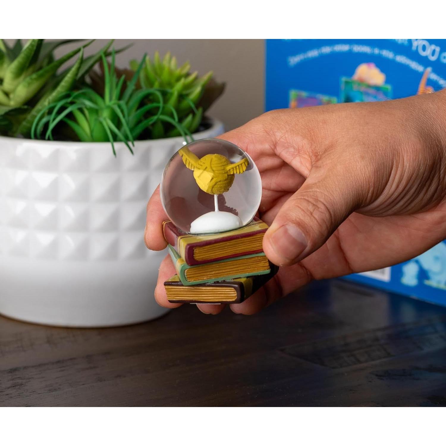 Globo de Nieve Mini Snitch Dorada Harry Potter 7.62 cm