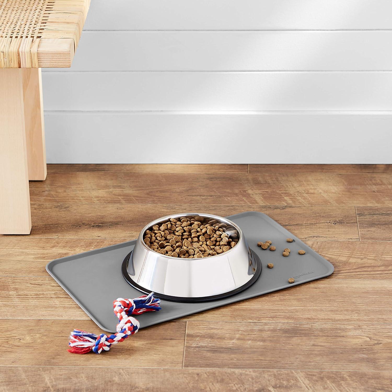 Alfombrilla de Silicona Antideslizante Amazon Basics 47x29cm Gris