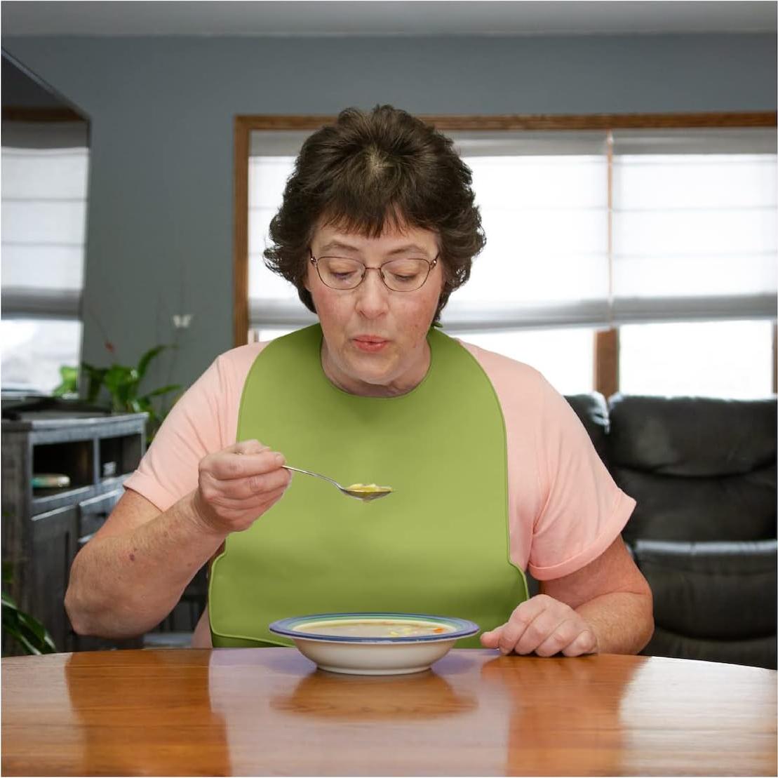 Babero de Silicona para Adultos BraceAbility Verde Cazador