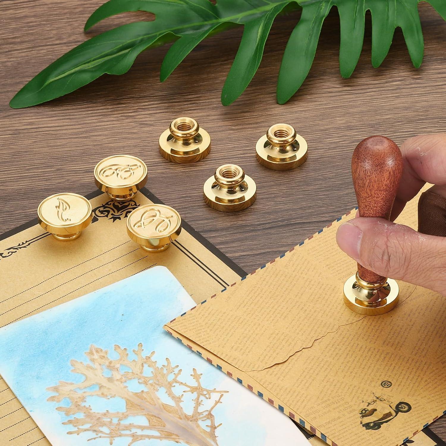 Kit de Sello de Cera PATIKIL Alfabeto 26 Letras con Mangos de Madera