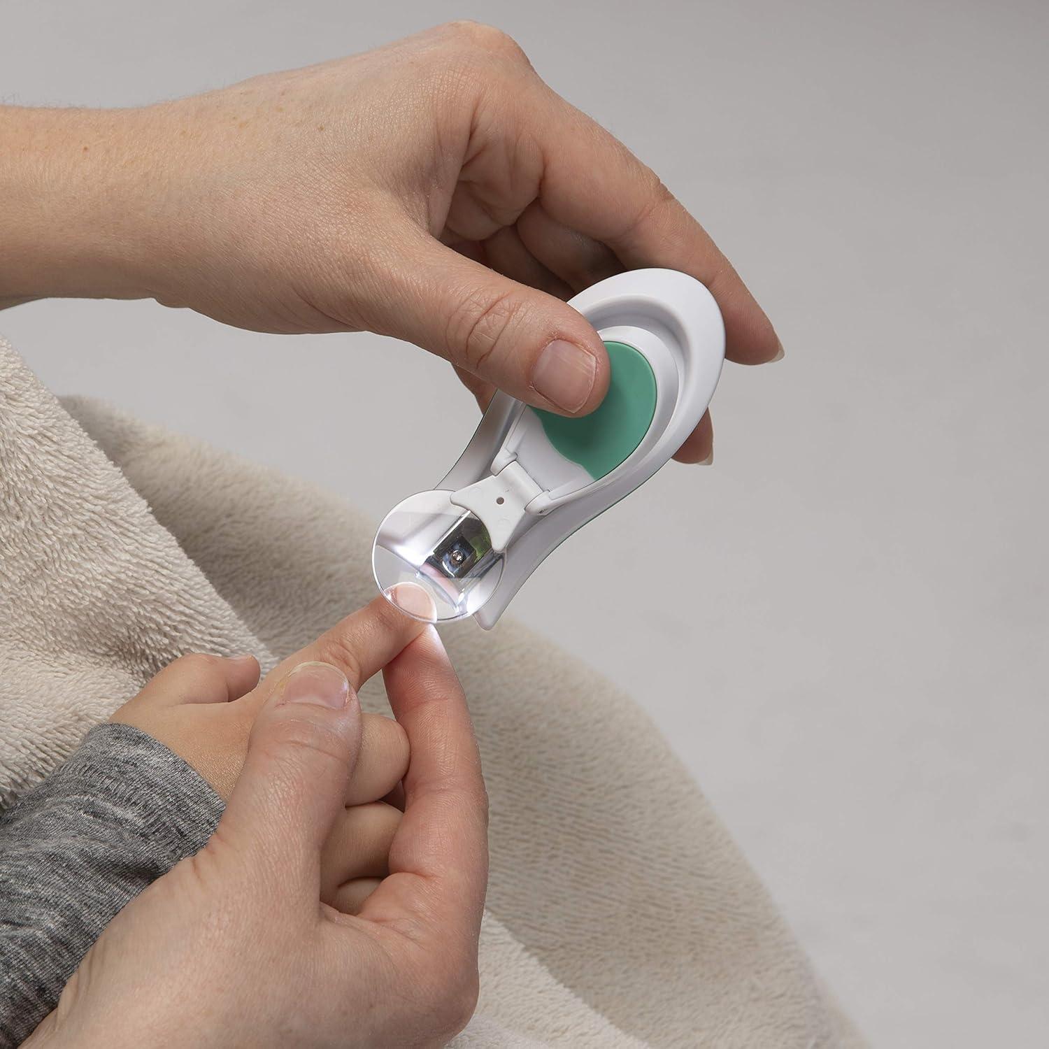 Cortauñas Light Zoom Safety 1st con Lupa y Luz LED