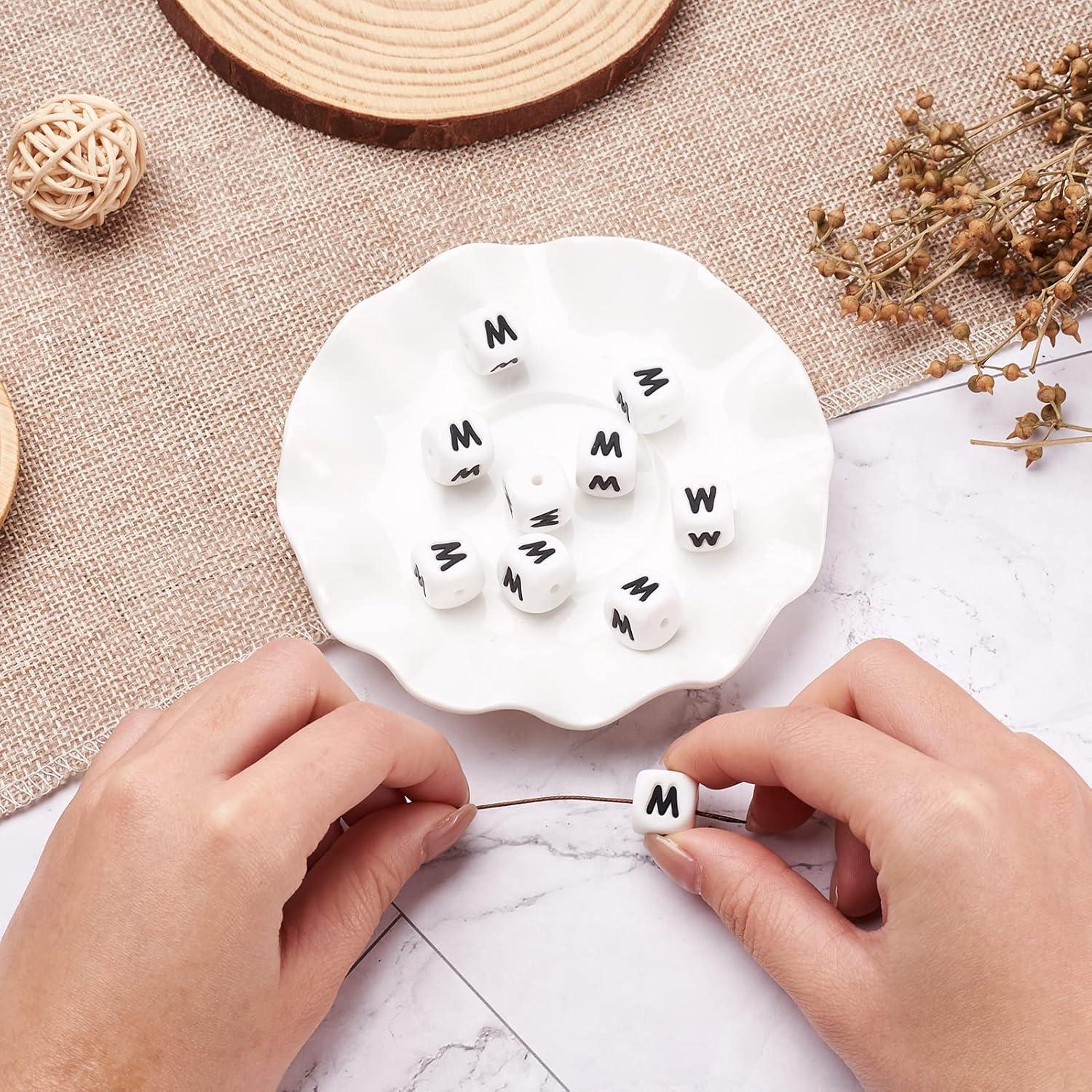 Perlas de Silicona Cubo Letra M FASHEWELRY 10 Pcs 12mm