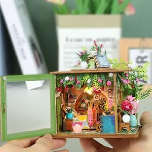 Kit de Casa Miniatura DIY Foyucool con LED - 10.9x9.4x12.9 cm