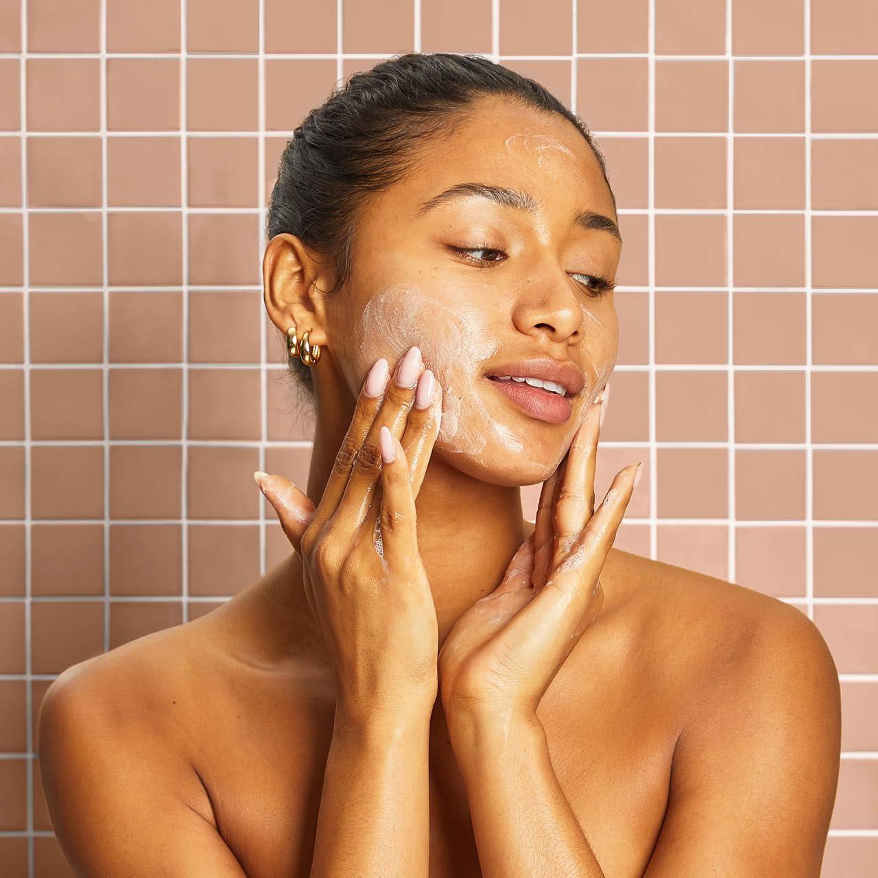 Jabón Aclarador Kitsch con Ácido Kójico y Cúrcuma 113g