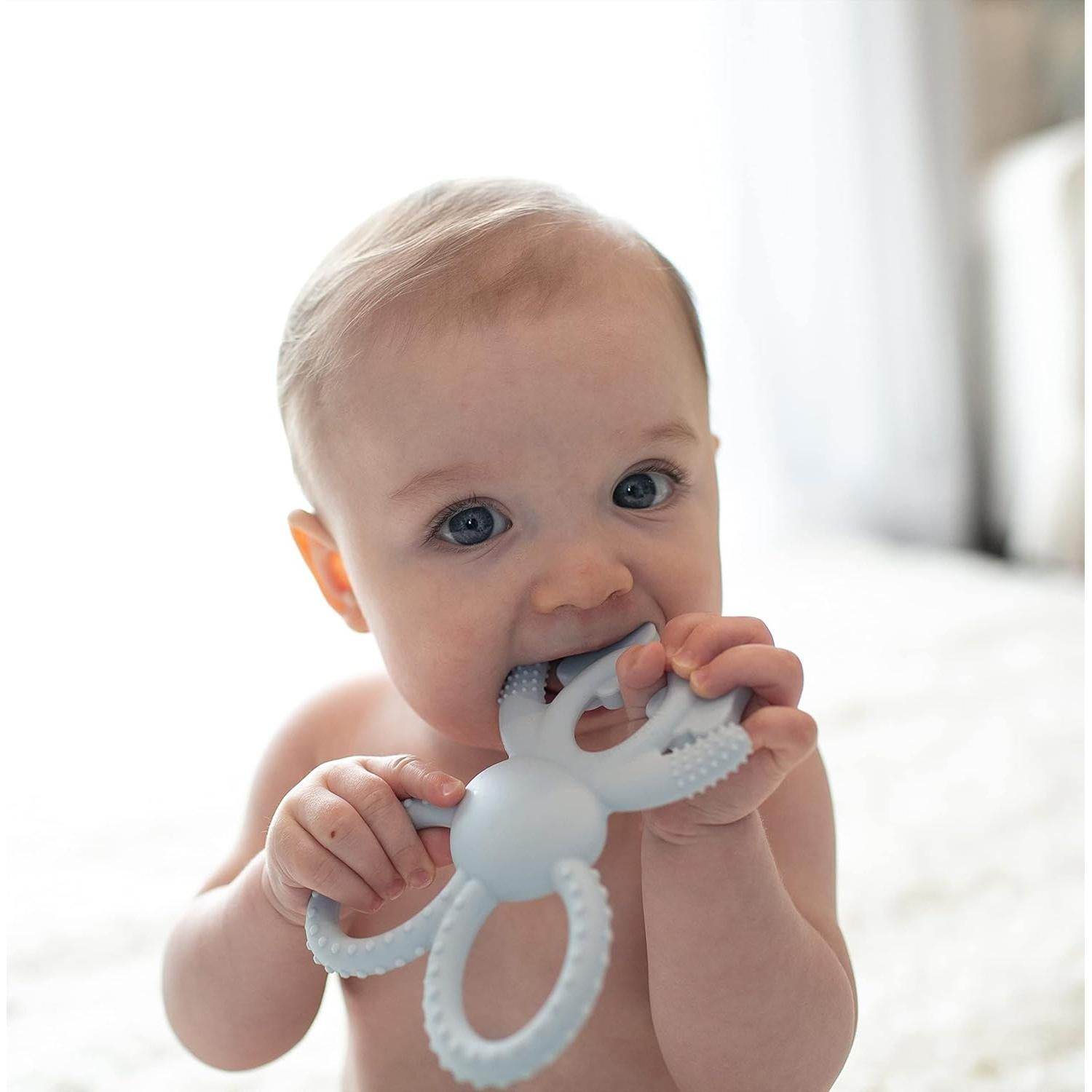 Mordedor Dr. Brown's Flexees Conejito Azul 100% Silicona 3m+