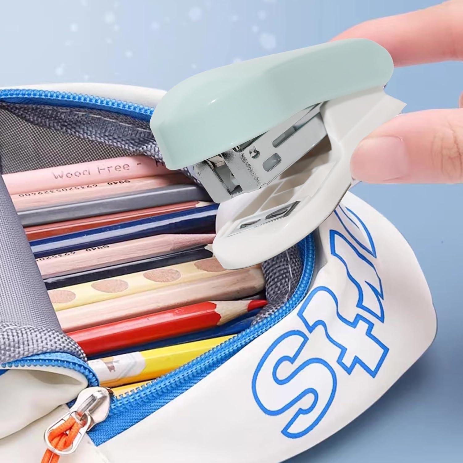 Grapadora Miniatura Azul Lilaly para Escritorio - 20 Hojas