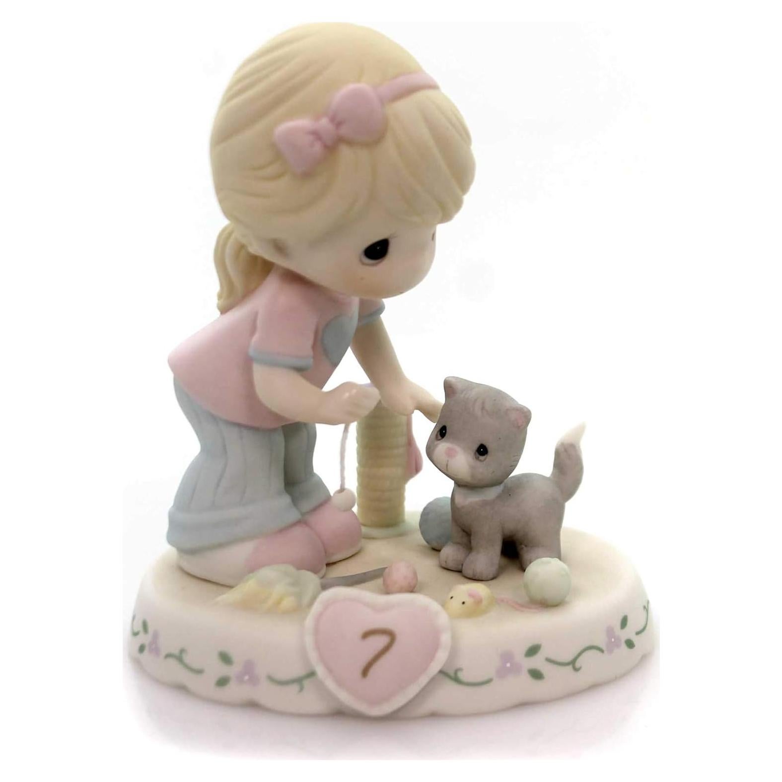 Figurita de Porcelana Bisque Momentos Preciosos Niña 7 Años