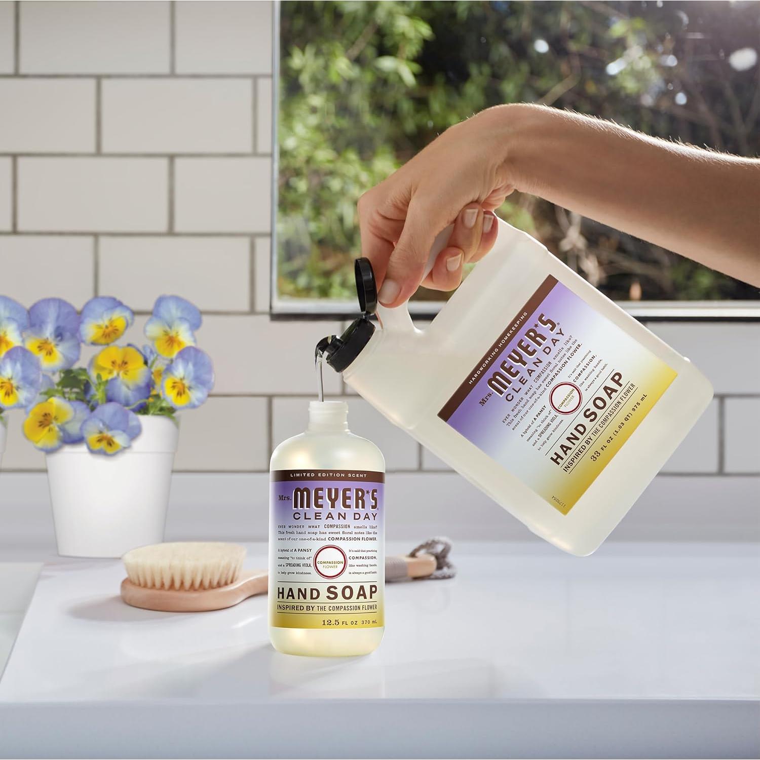 Recarga Jabón de Manos Mrs. Meyer's 975 ml Flor de Compasión