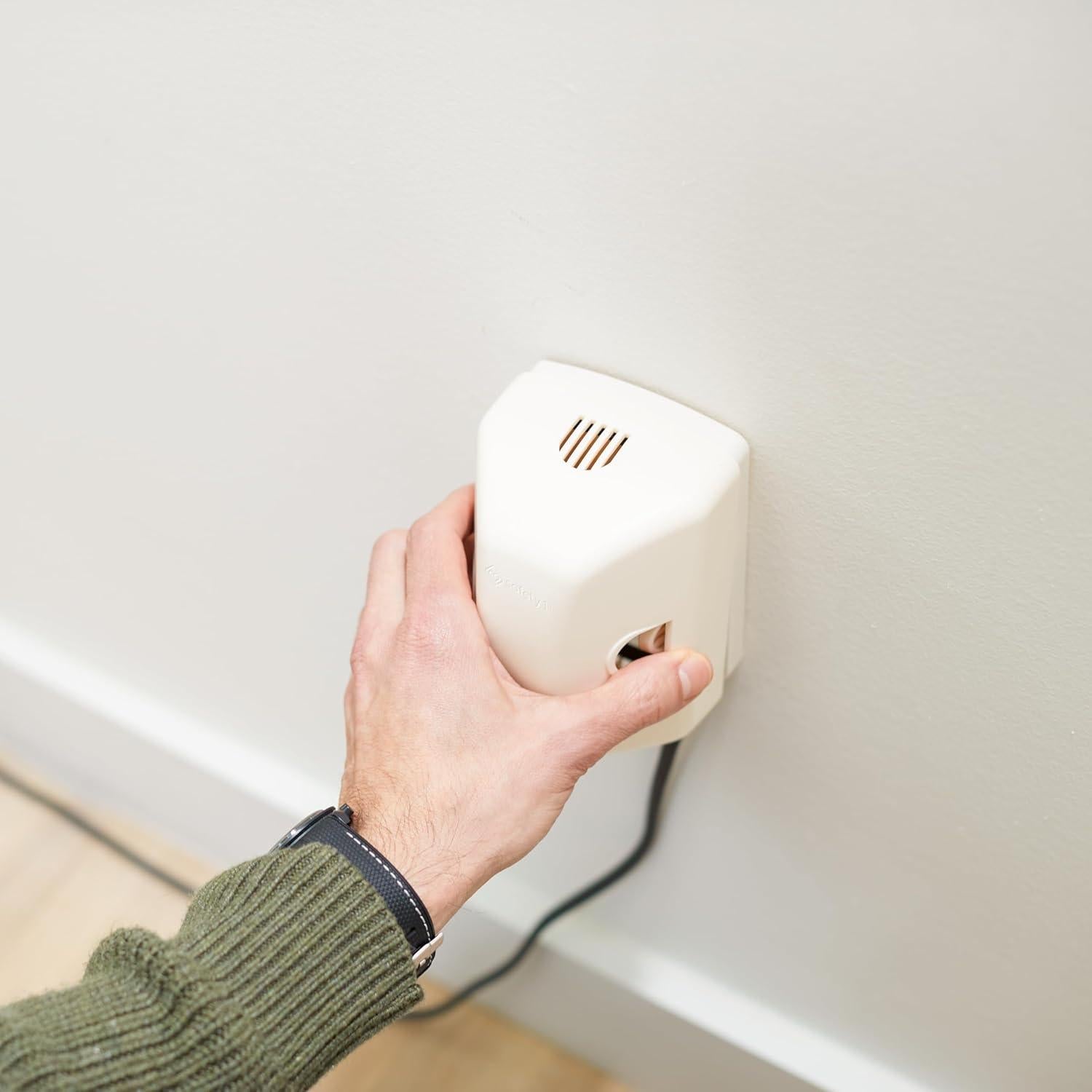 Cubierta de Enchufe Safety 1st con Acortador de Cables Infantil