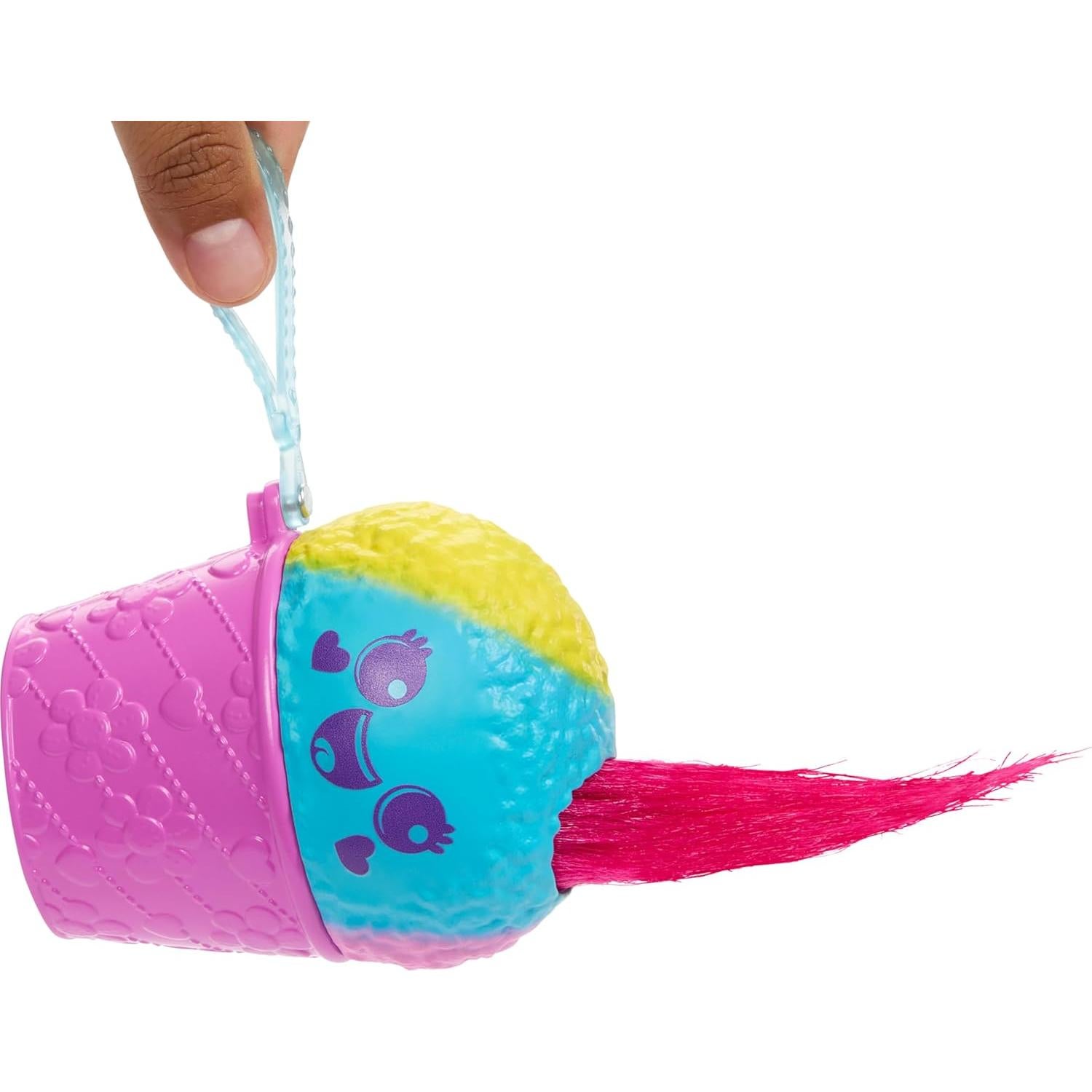 Muñeca Reina Poppy Mattel Trolls Fun Fair con 10 accesorios