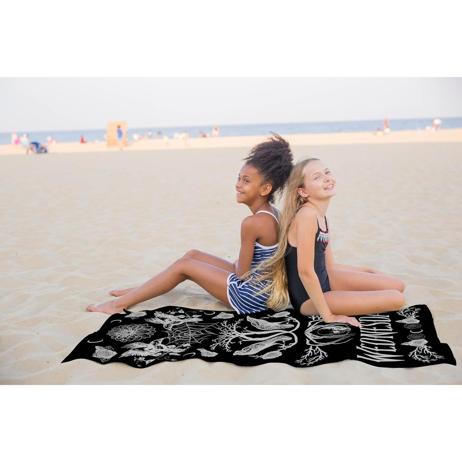 Toalla de Playa Jay Franco Wednesday Addams 100% Algodón 71x147cm