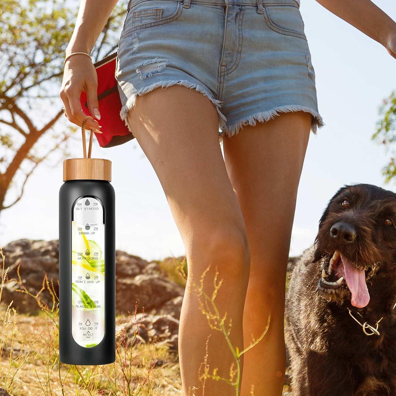 Botella de Agua de Vidrio Aqulea 720 ml con Infusor y Manga