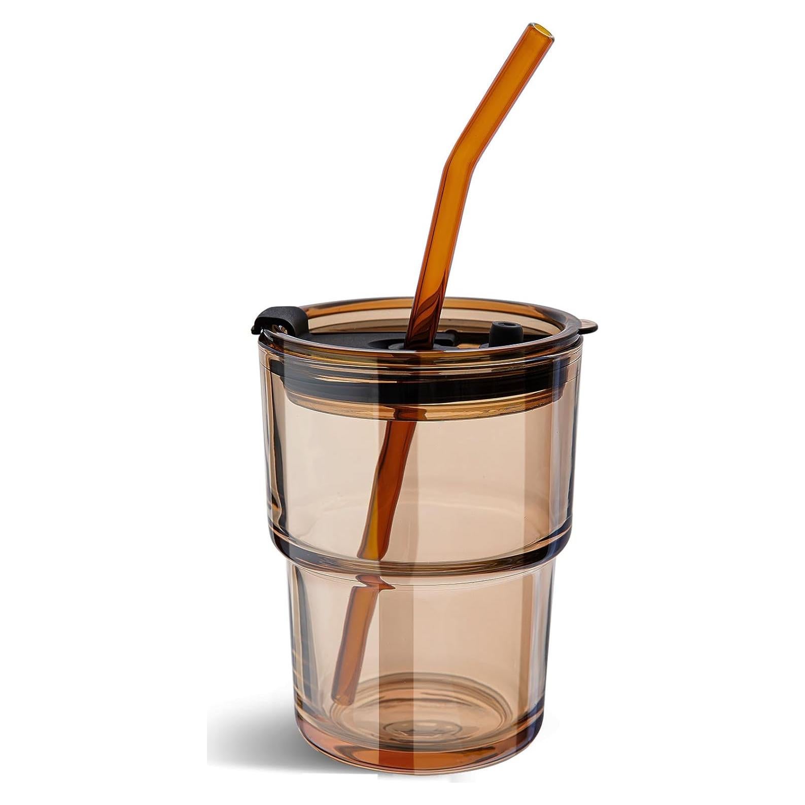 Vaso de vidrio Olvini 385ml con tapa y popote - Ámbar