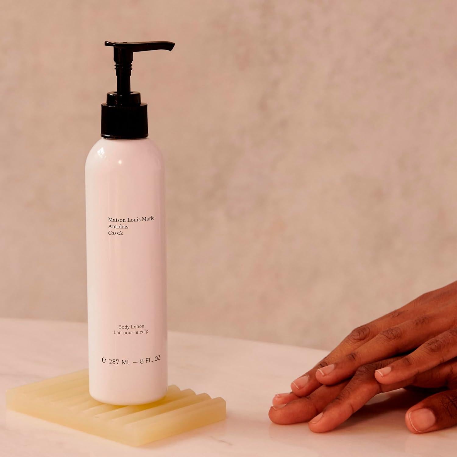 Loción Natural Hidratante Maison Louis Marie 237 ml Antidris Cassis