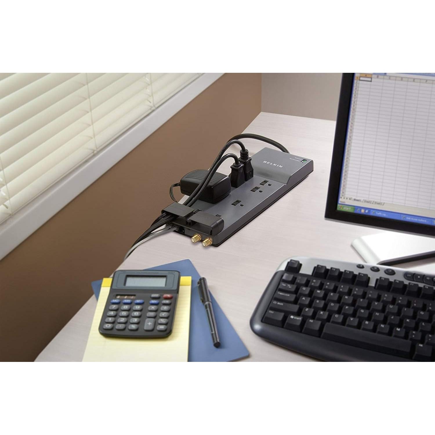 Regleta de Energía Belkin BE108230-06 - 8 Salidas AC 3550 Julios