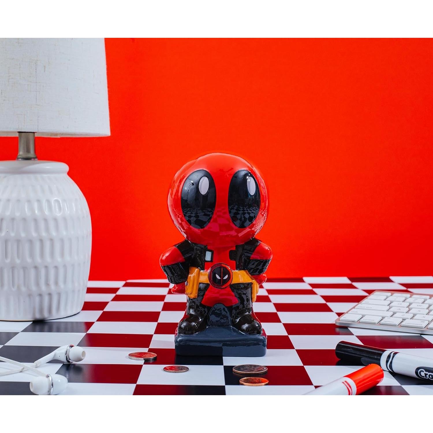 Banco de Monedas Cerámico Deadpool Chibi Stance Silver Buffalo