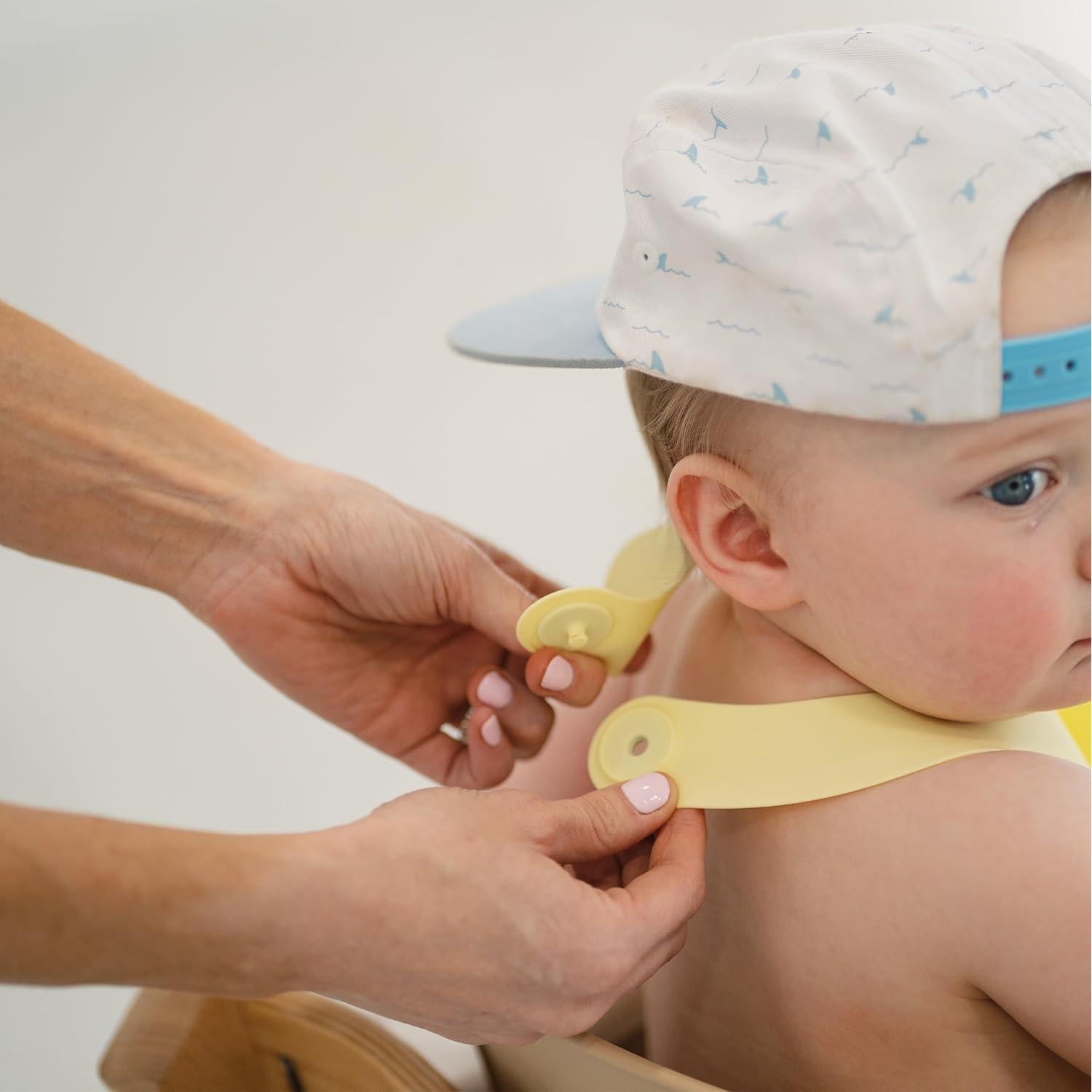 Babero de Silicona Magnético - Impermeable y Libre de BPA