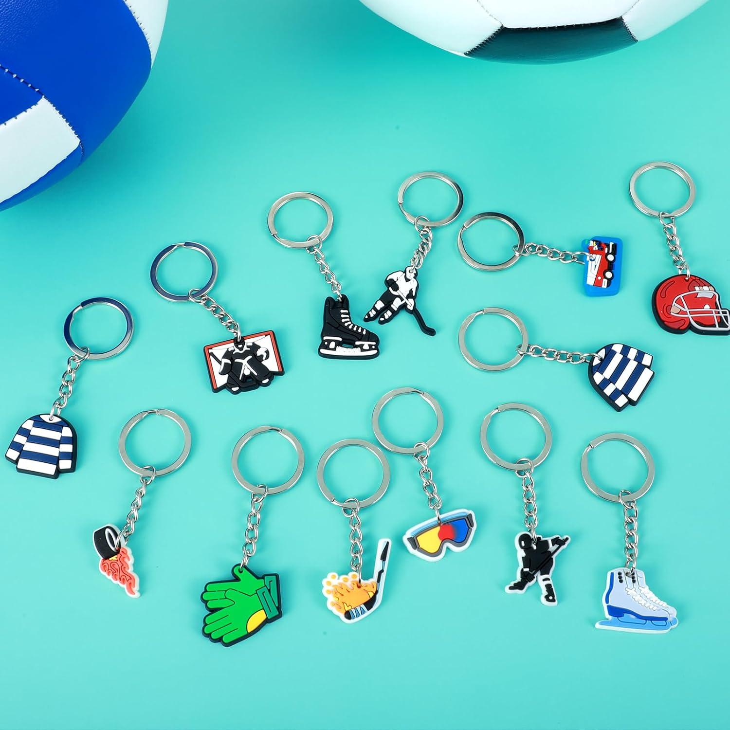 Paquete de 24 llaveros de fútbol PVC coloridos para fiestas