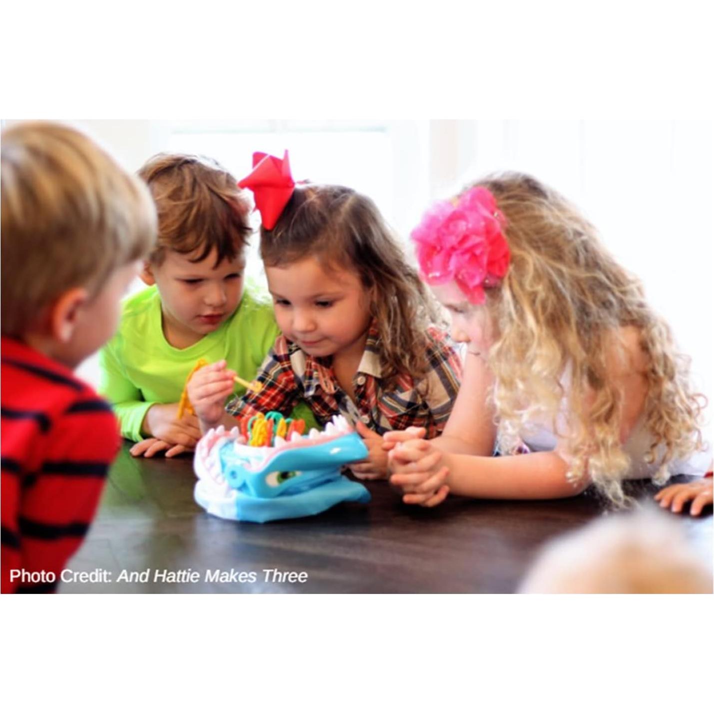 Juego de Mesa Mordida de Tiburón Pressman con Cartas