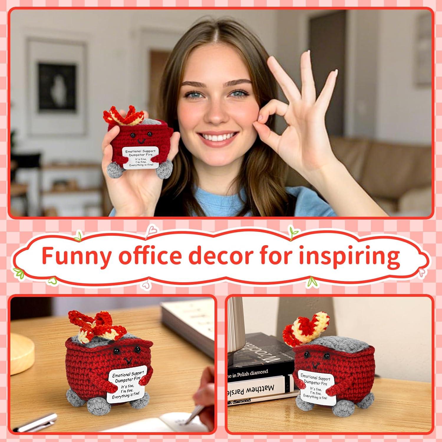 Muñeca de Ganchillo Fuego de Basura Keyrose con Tarjeta Positiva