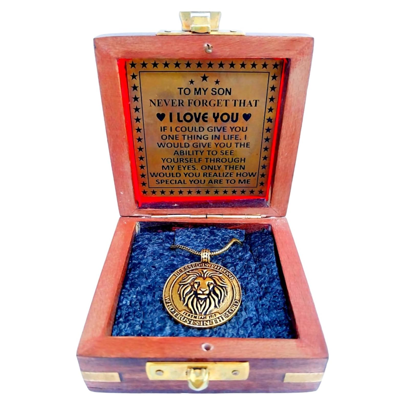 Colgante Religioso de Latón con León y Versículo Bíblico