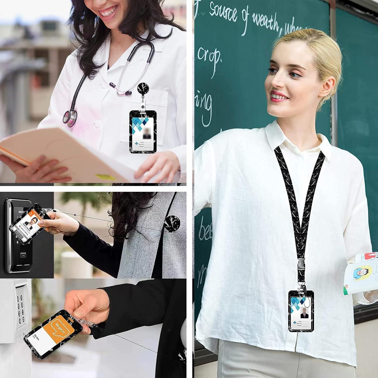 Porta Credencial Retráctil Coaott Mármol Negro con Clip