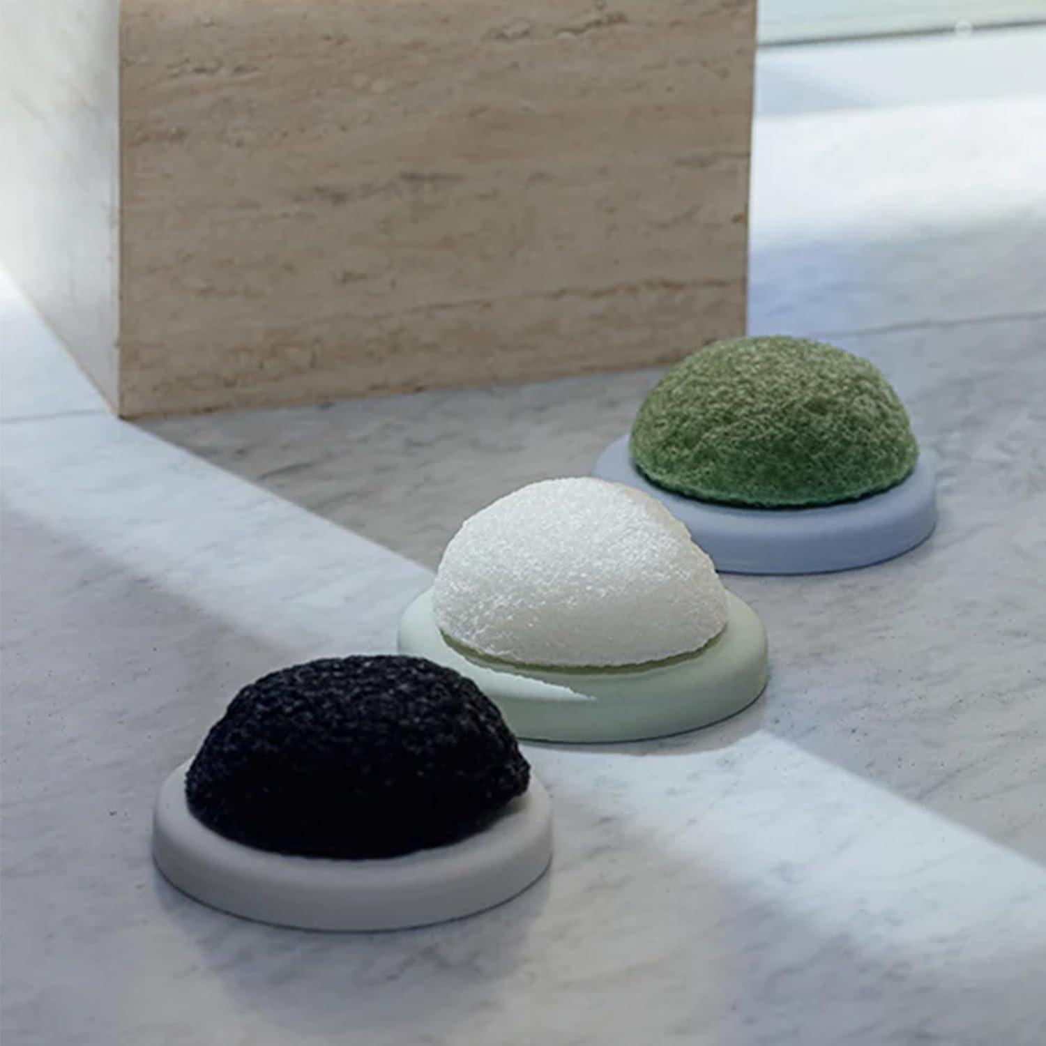 Esponja Facial Konjac Shikohin Carbón 100% Natural 9.5cm