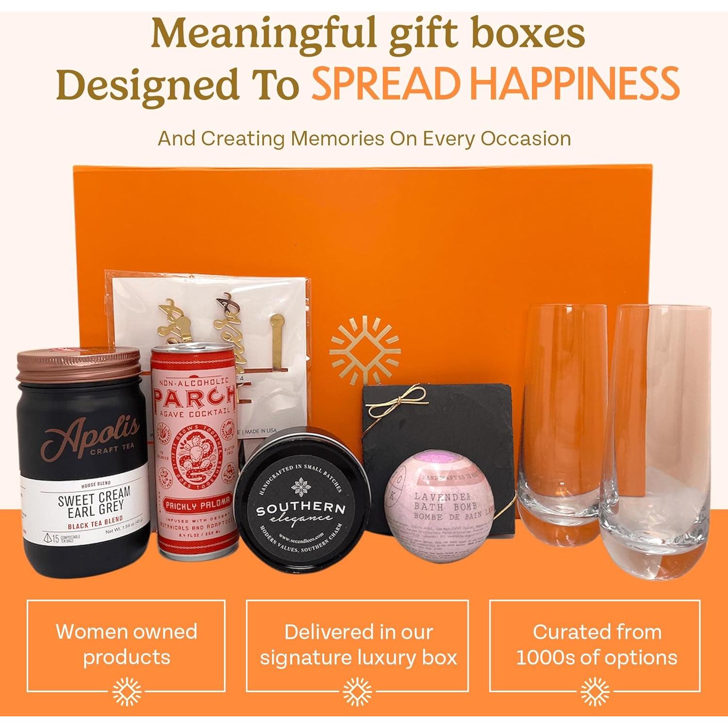 Caja de Regalo Joyful Co. Loved para Novia y Novio - Incluye Copas, Galletas y Vela