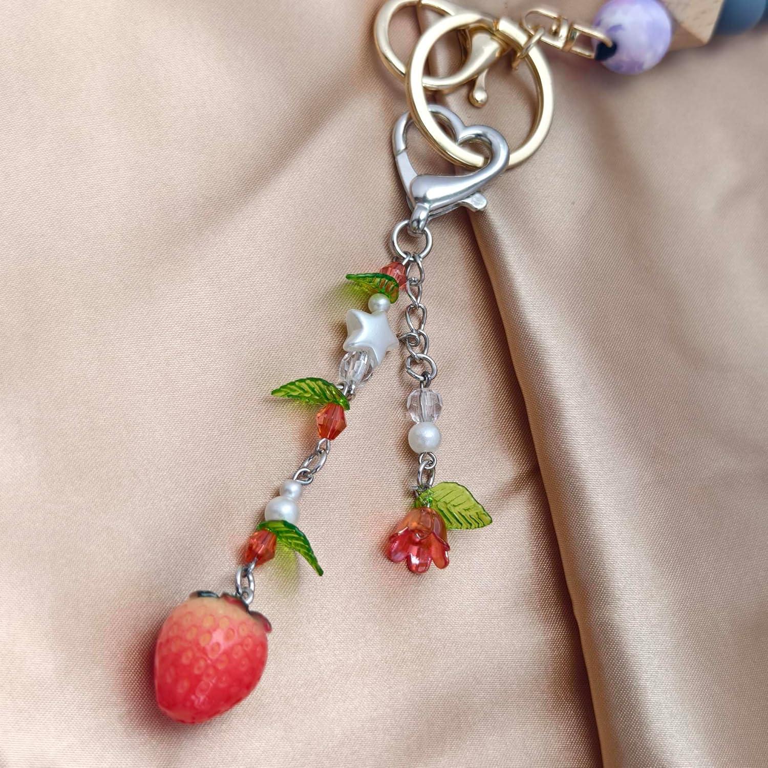 Llaveros Aesthetic Y2K AGEN KGEN con Fresa y Guitarra 12.5 cm