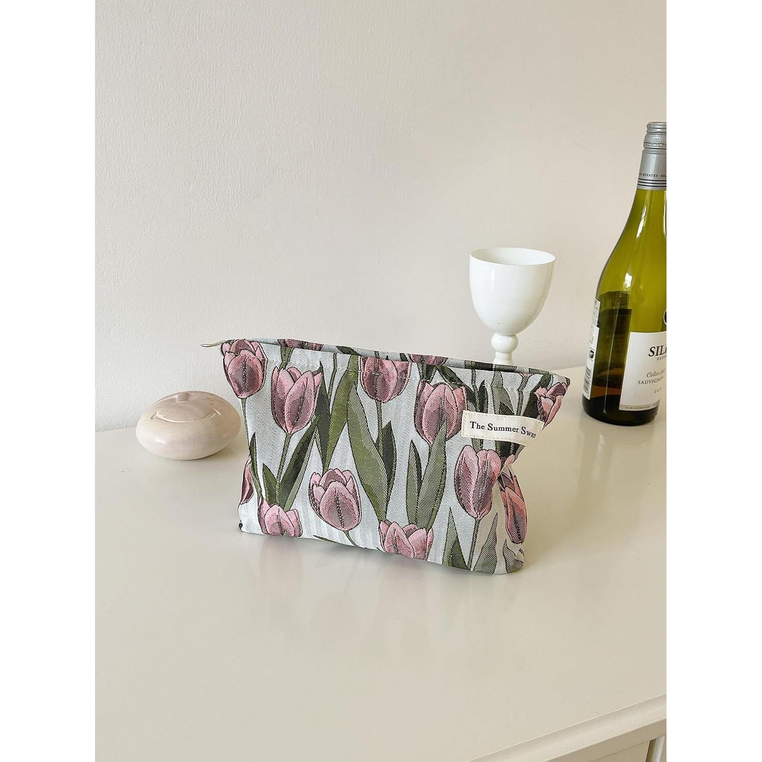 Bolsa de Maquillaje Estética Floral El Cisne de Verano 26.67x19.05cm