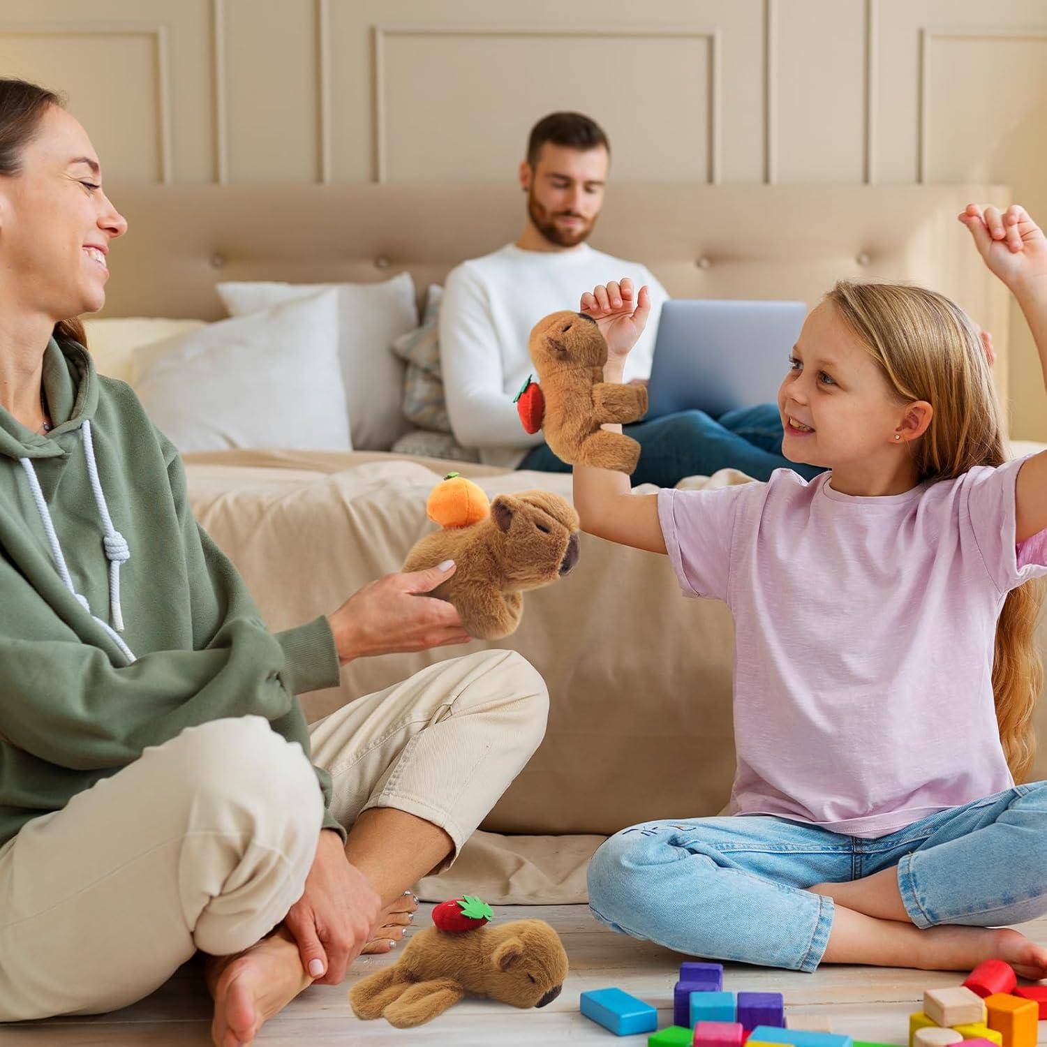 Pulseras de Peluche Capibara 2 Pcs para Niños - Regalo Cumpleaños