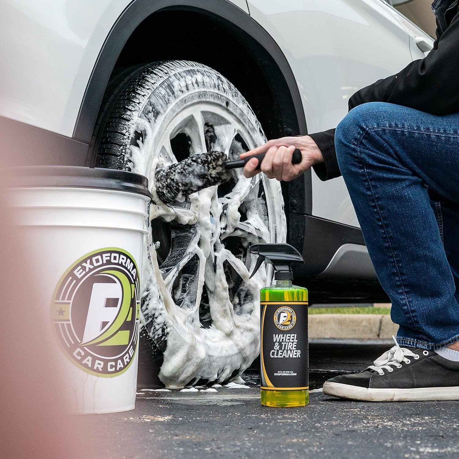 Juego de Cepillos Flexibles ExoForma para Limpiar Llantas - 2 Piezas