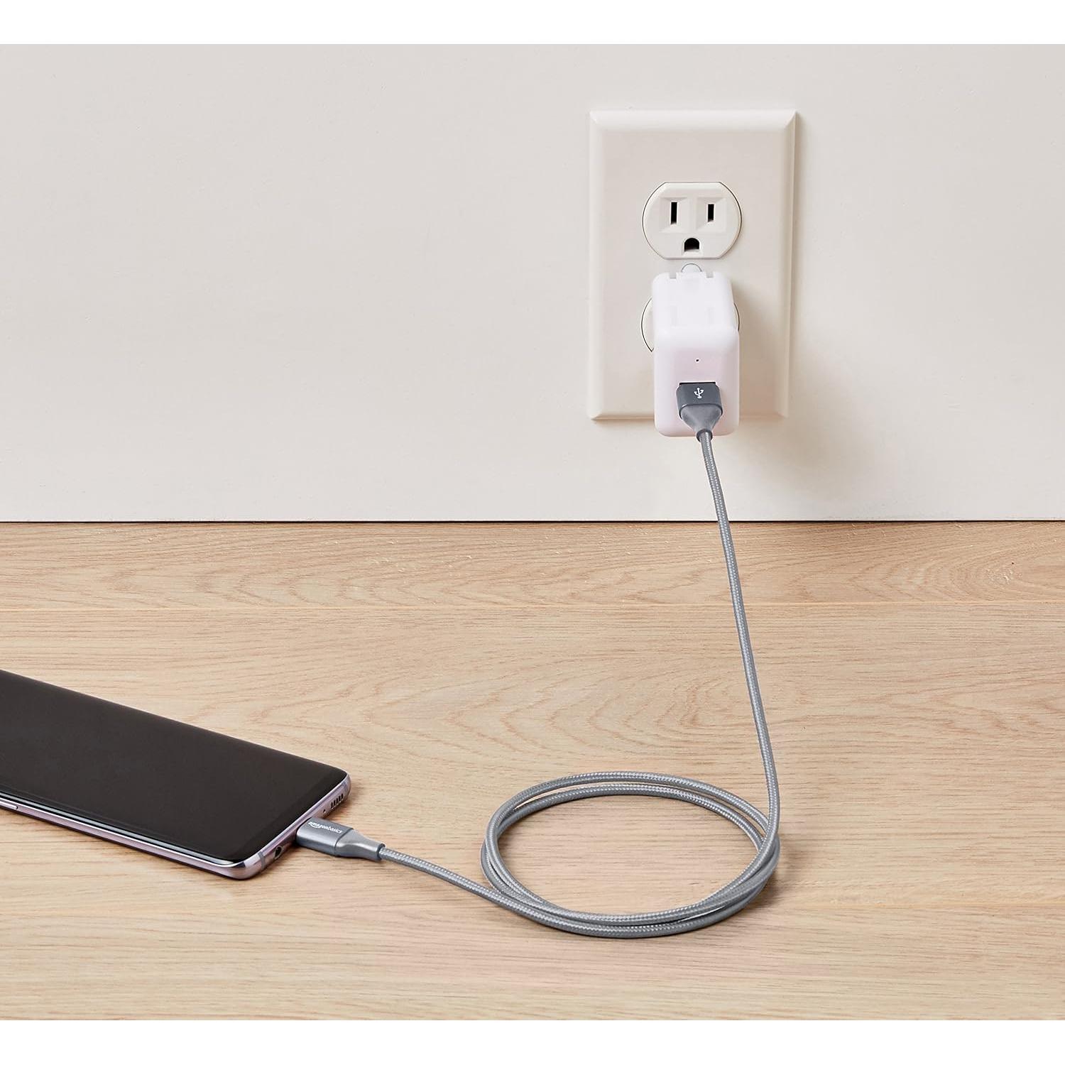 Cable de Carga Rápida USB-C a USB-A Amazon Basics 0.91m