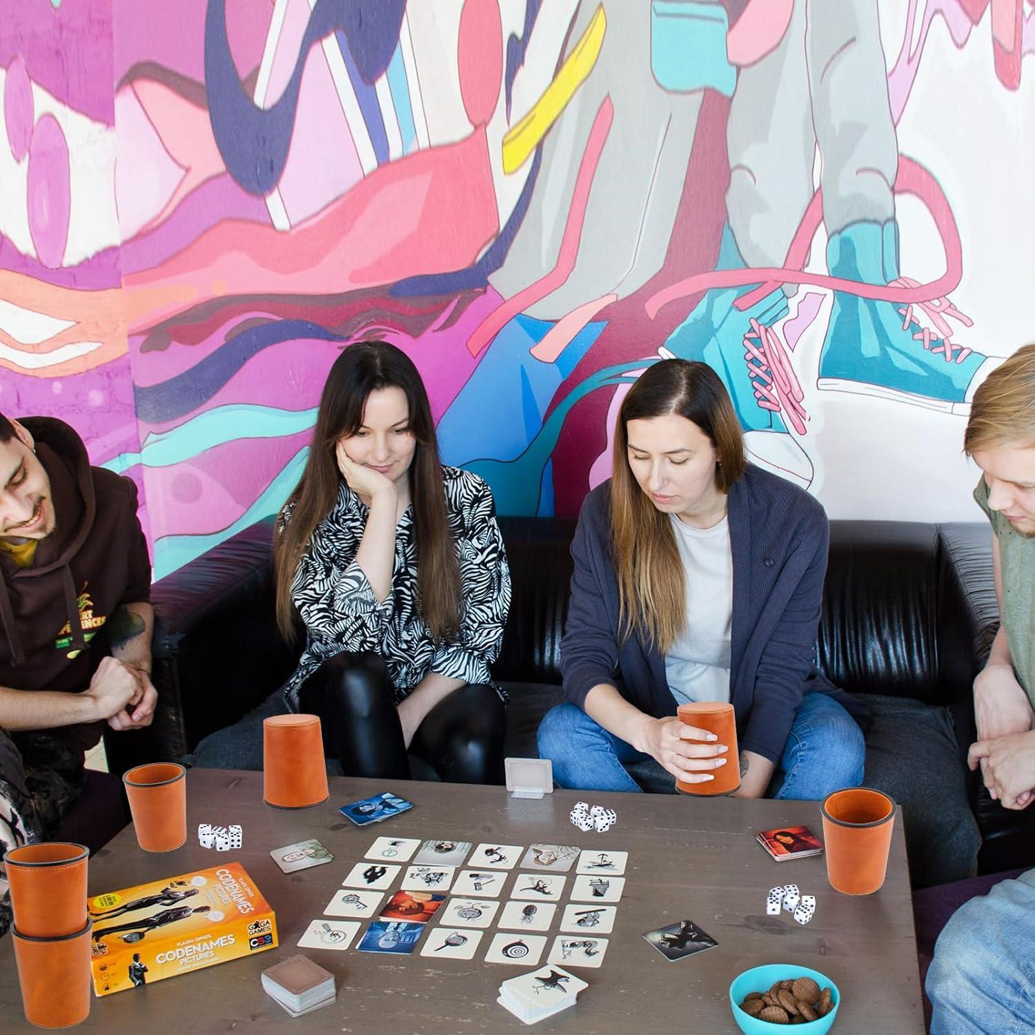 Juego de Tazas para Dados RERIVER 6 Tazas y 36 Dados Marrón