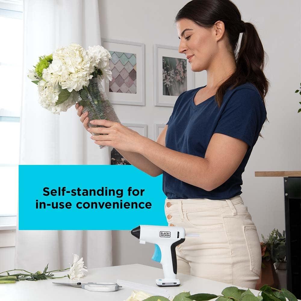 Pistola de Pegamento Inalámbrica BLACK+DECKER 4V 20 Barras