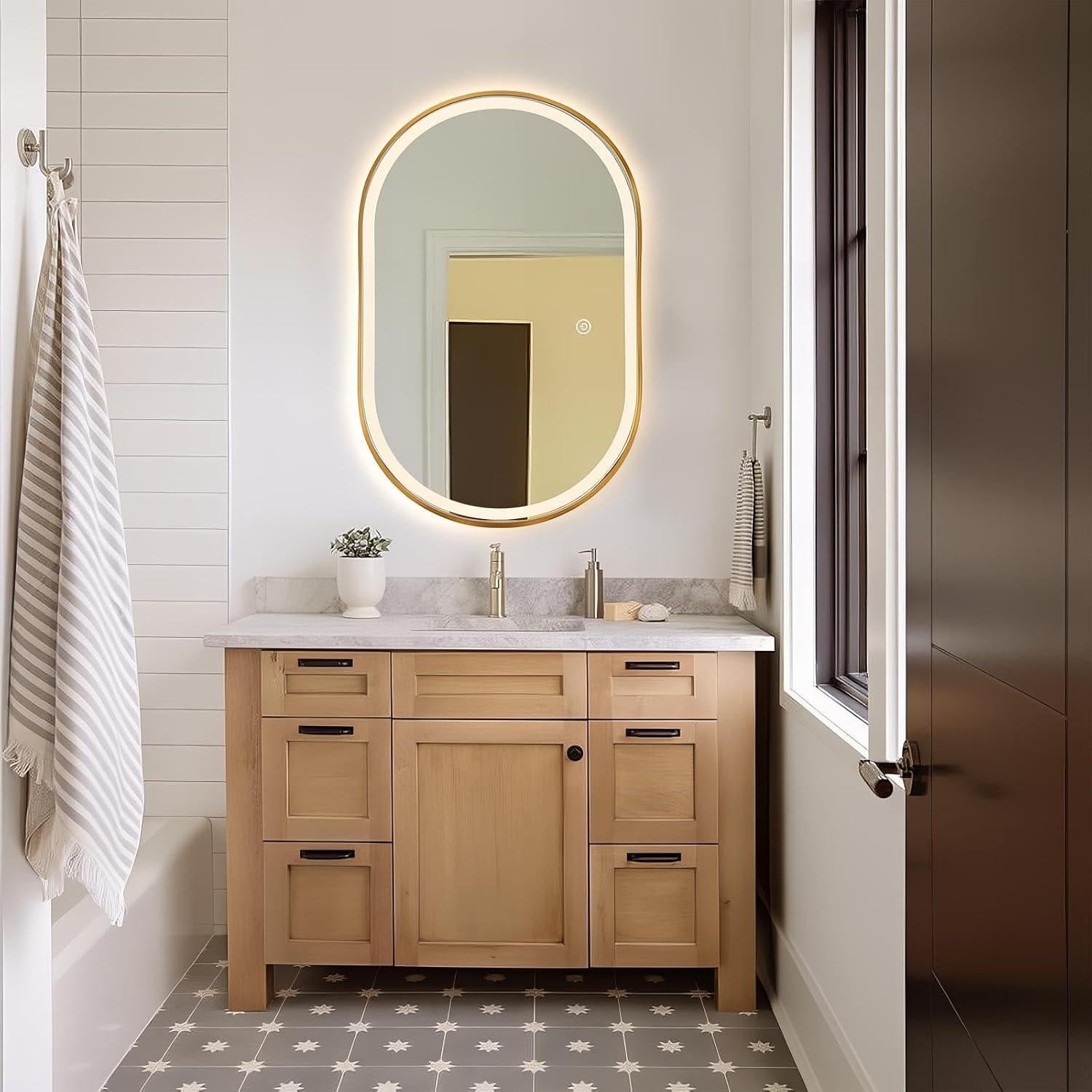 Espejo de Baño Ovalado LED Niccy 101.6x60.9 cm Oro